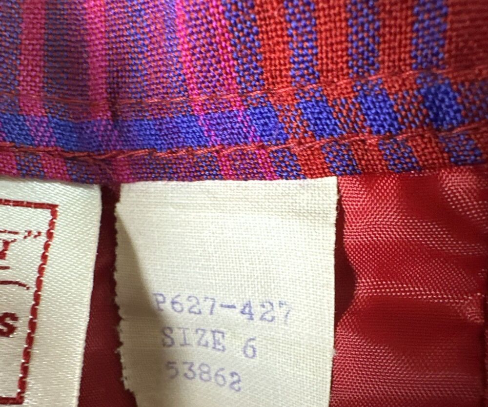 Vintage Pendleton 100% Virgin Wool Blazer with Two Plaid Skirts Suit Size 6 - Picture 12 of 12